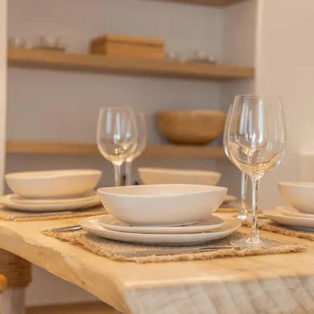 Private Villa Two Seperate Homes And Jacuzzi Retreat וילה