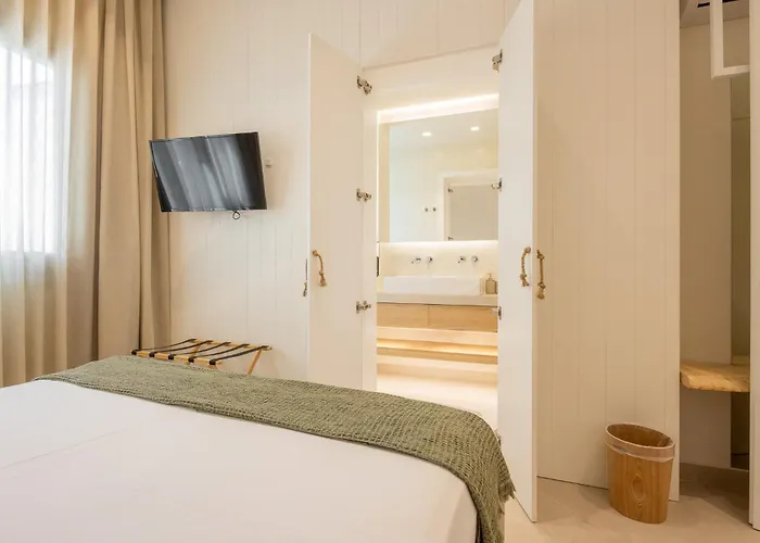 Private Villa Two Seperate Homes And Jacuzzi Retreat * Rhodes City