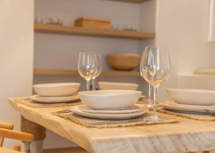 Private Villa Two Seperate Homes And Jacuzzi Retreat וילה