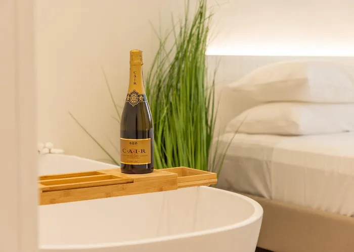 Private Villa Two Seperate Homes And Jacuzzi Retreat Villa *